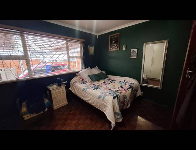 3 BEDROOM FREEHOLD FOR SALE IN PINATI